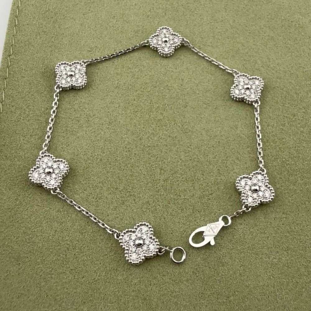 Van Cleef & Arpels Vintage Alhambra bracelet, 5 four-leaf lucky patterns - Picture 2 of 7